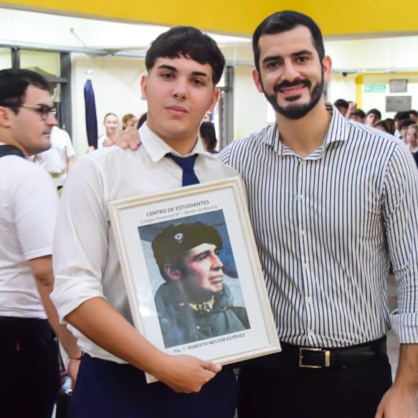 Jair Dib acompañó iniciativa estudiantil en homenaje a Veteranos y Caídos en la guerra de Malvinas