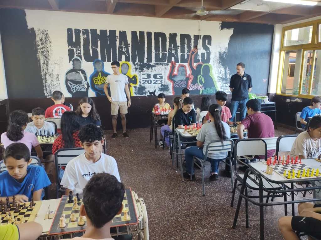 Movimientos Maestros: Éxito Rotundo en el Inaugural Encuentro comunitario de Ajedrez en Posadas